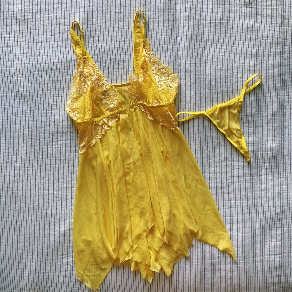 Never Worn lingerie set, open front w/ clasp NWOT